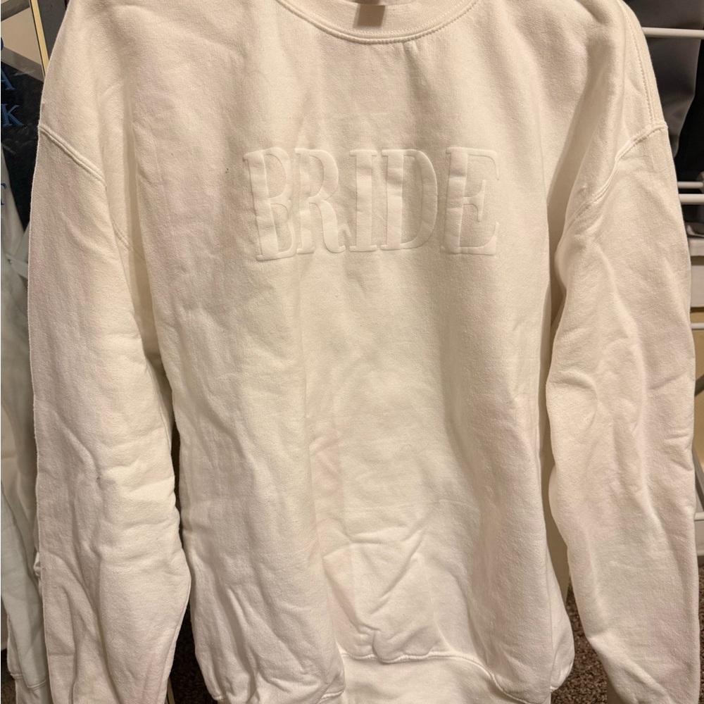 Gildan White Heavy Blend Sweatshirt